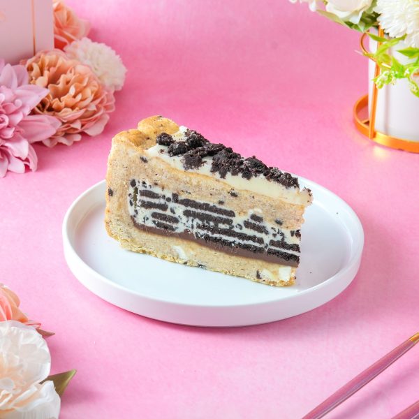 Cookies & Cream Cookie Pie