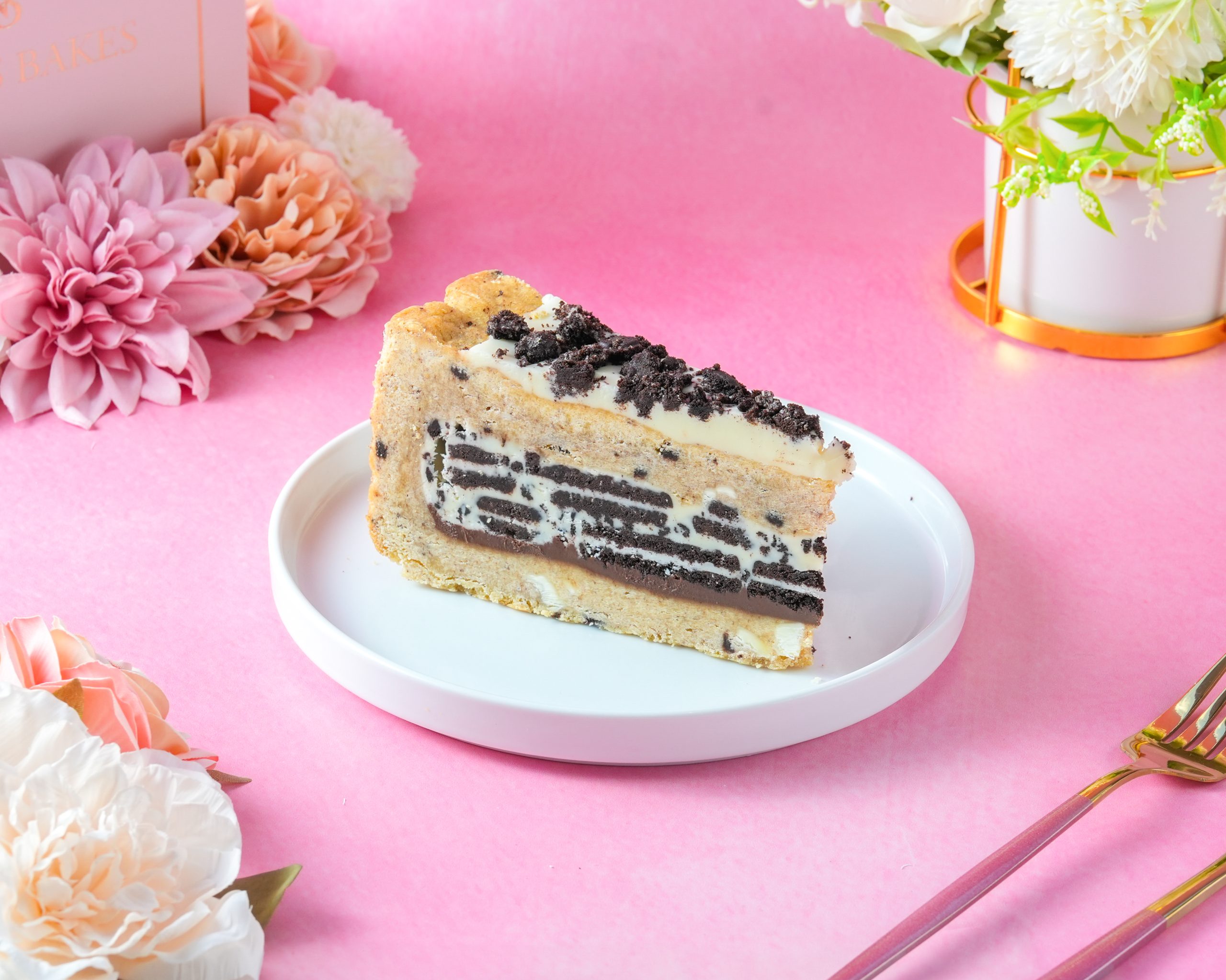 Cookies & Cream Cookie Pie